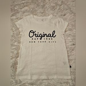 Gap girls t-shirt size 14/26